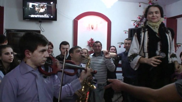 RESTAURANTUL REGAL din Vicov de Jos cu Angelica Flutur si Formatia Perla Bucovinei din