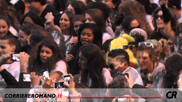 Roma, Flash Mob Gangnam Style a piazza del