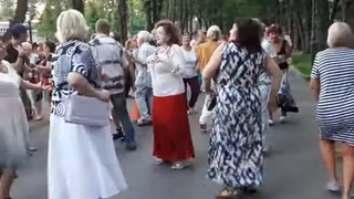 Танька-красавица!!!Народные танцы,сад Шевченко,Харьков!!!