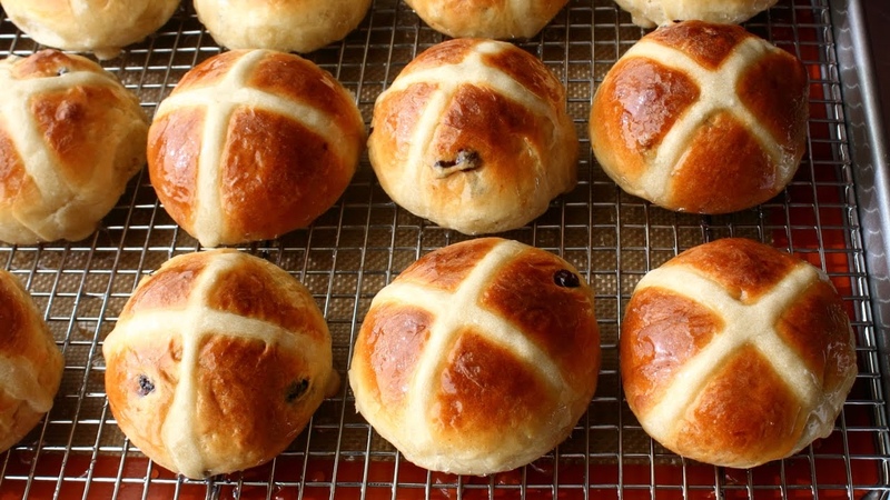 Hot Cross Buns Recipe How to Make Hot Cross Buns for