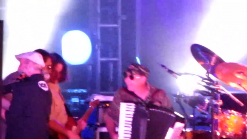 Primus Gogol Bordello Big In Japan ( Tom Waits