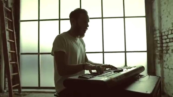 WLT James Vincent Mc Morrow Red