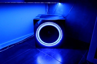 Logitech Z-5500 LED mod playing Imogen Heap - Hide n Seek (Roksonix Dubstep Remix)