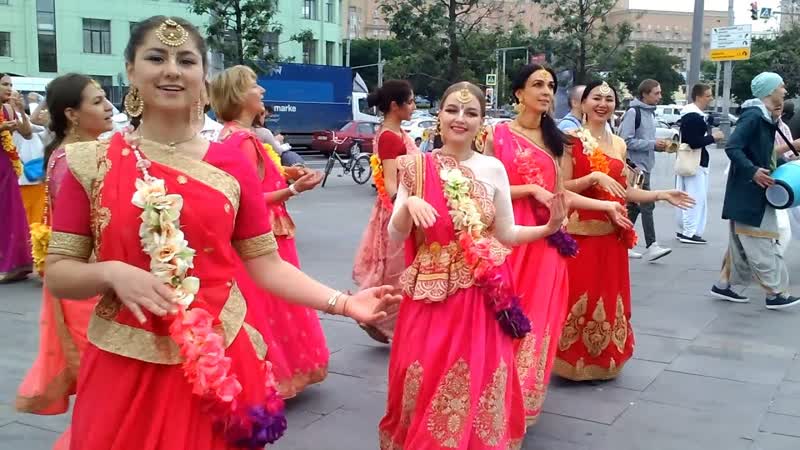 2021 06 09 Харинама Gaura Shakti м. Курская (Чкаловская) (2, 2). Harinama in Moscow