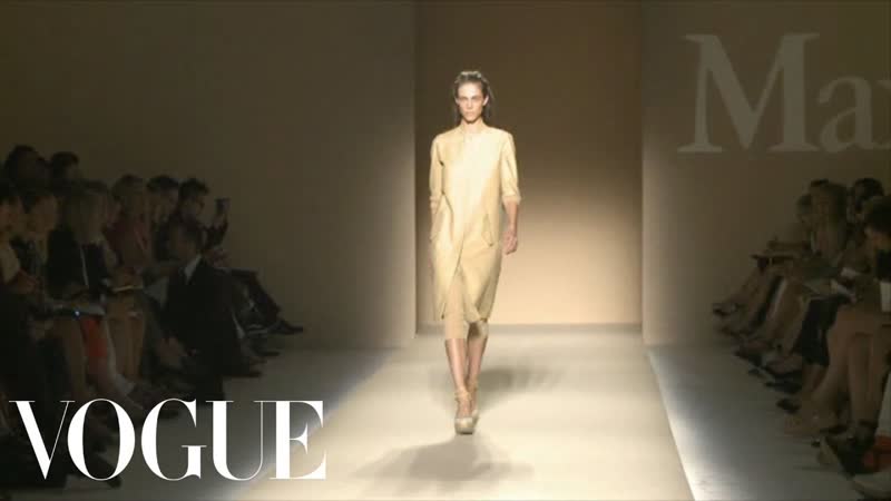 Max Mara Ready to Wear Spring 2012 Vogue Fashion Week Runway