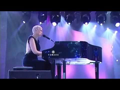 Annie Lennox There Must Be An Angel ( Live at Logies