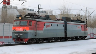 Электровоз ВЛ10У-567 следует резервом.