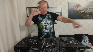 К вам уже пришла белочка Тогда придет косой зайчик!!! Pioneer CDJ 1000 MK3.