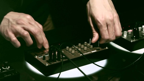 KORG volca series 3 analogue synthesizers for the ultimate leads, basses, and