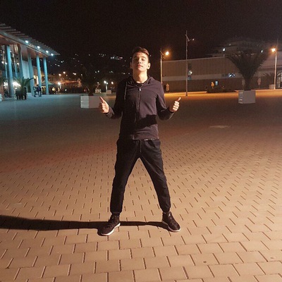 Денис Зотов