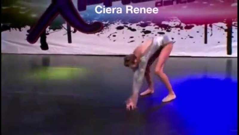 Avas solo Praying