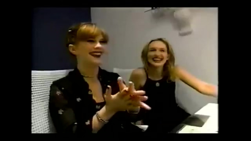 Veruca Salt 1997 interview part 1, Nina and Louise get a