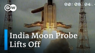 India moon probe Chandrayaan 2 launches into space | DW News