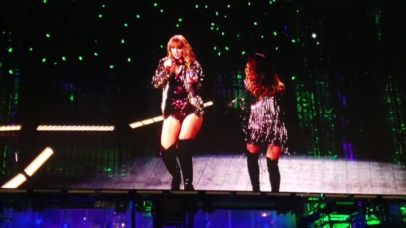 Taylor Swift and Maren Morris The Middle ( Live at Reputation Stadium Tour,