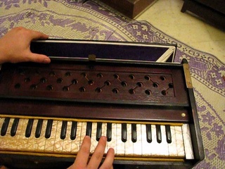 Harmonium Melodies 008 Aindra das