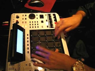 araabMUZIK FLIPPIN A BEAT