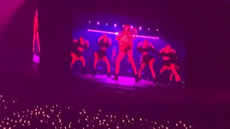 lisa dancing to good thing