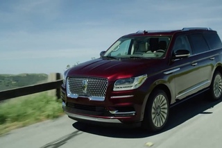 2018 Lincoln Navigator Exterior On The Road