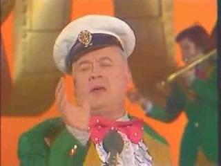 “...И не надо зря портить нервы - вроде зебры жизнь, вроде зебры !..“