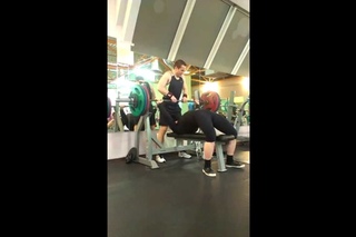 benchpress 135 kg pause
